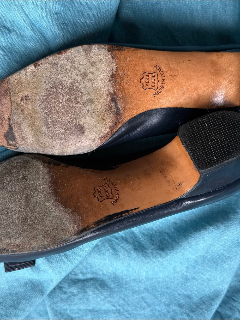 Salvatore Ferragamo Vintage Navy Leather Vara Bow Flats - Picture 7 of 8